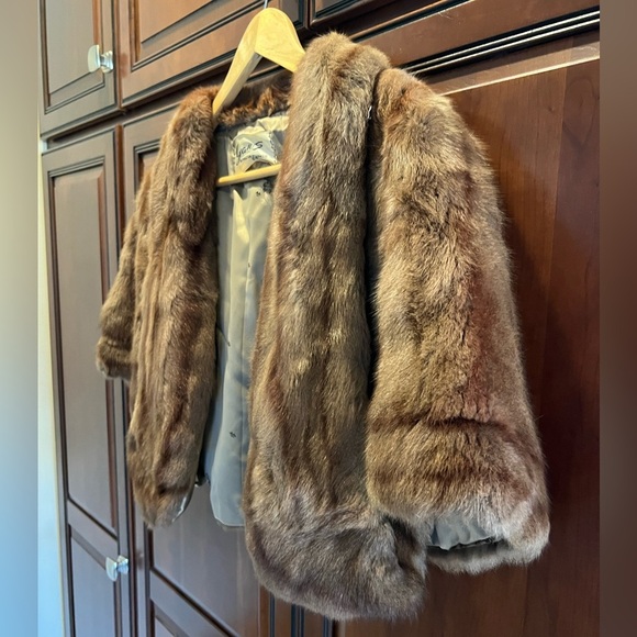 Evans Chicago Mink Fur Stole Shawl Wrap Women
- S/M - Picture 2 of 14